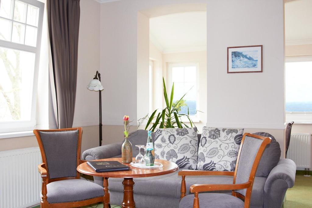 Hotel Zum Strandlaufer Ahrenshoop Exterior foto